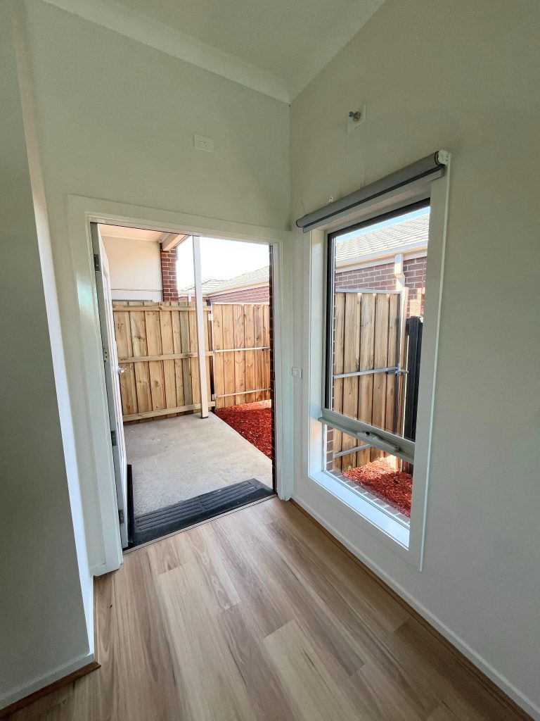 09f7bd13 d1ab-4865-b1e7-660633b20031-768x1024