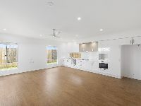 008 Open2view_ID738192-69_Alfred_Rose_Close