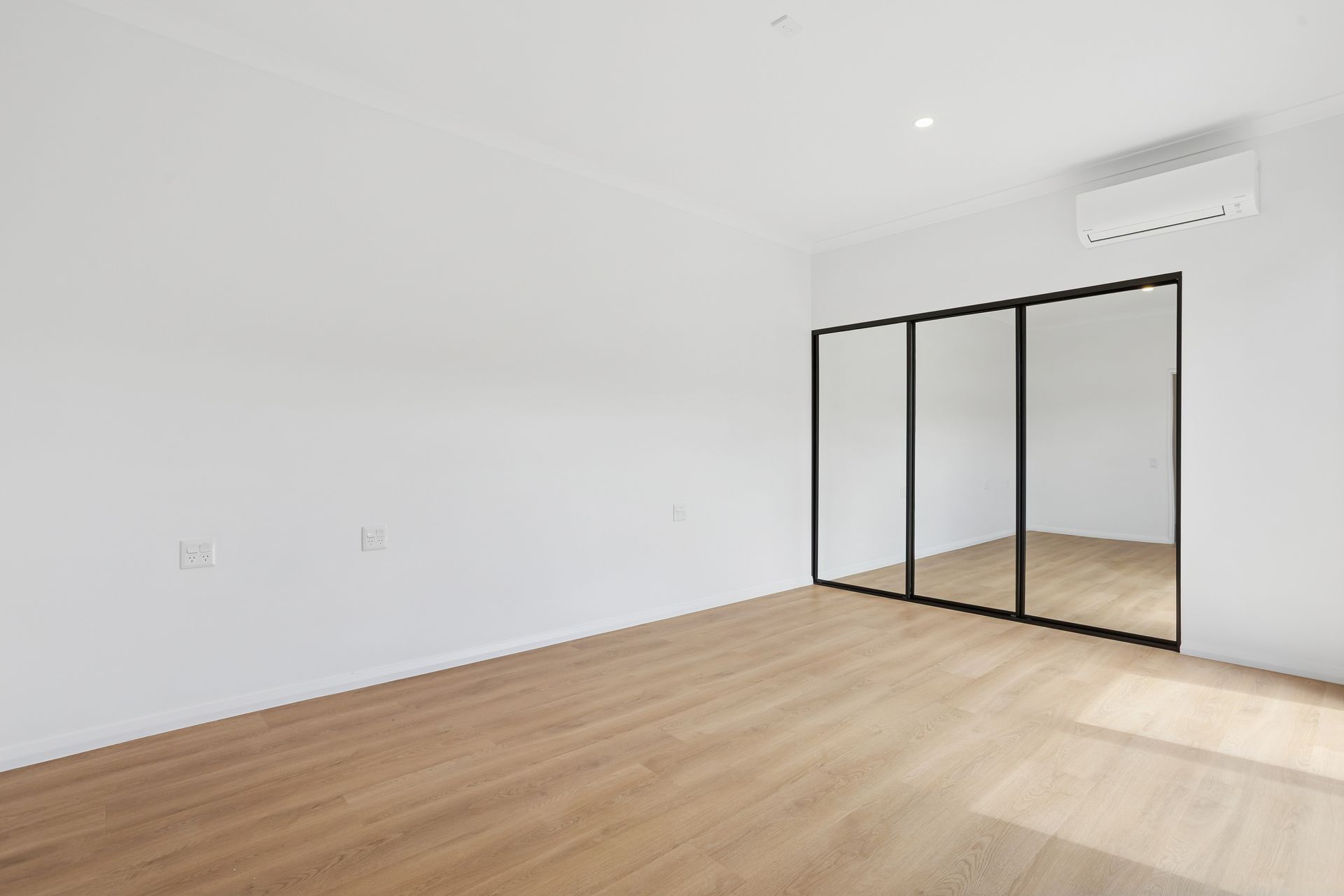 web 22 Dalry Rd, Darlington 19