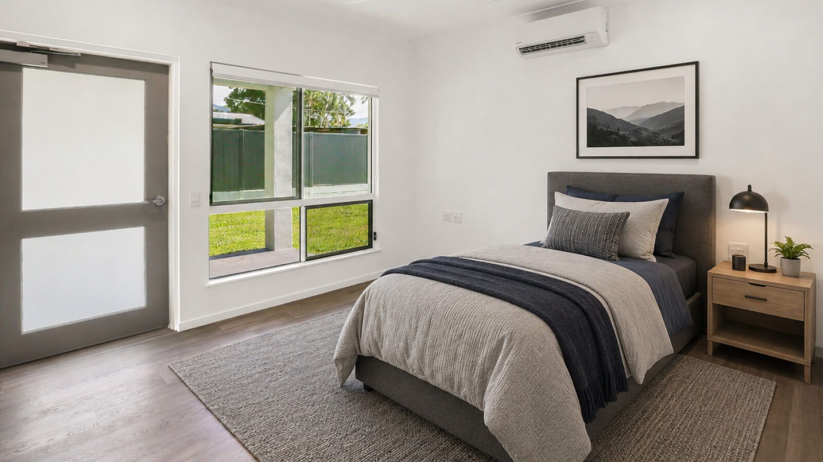 white rock-dax40349p-accommodation-l
