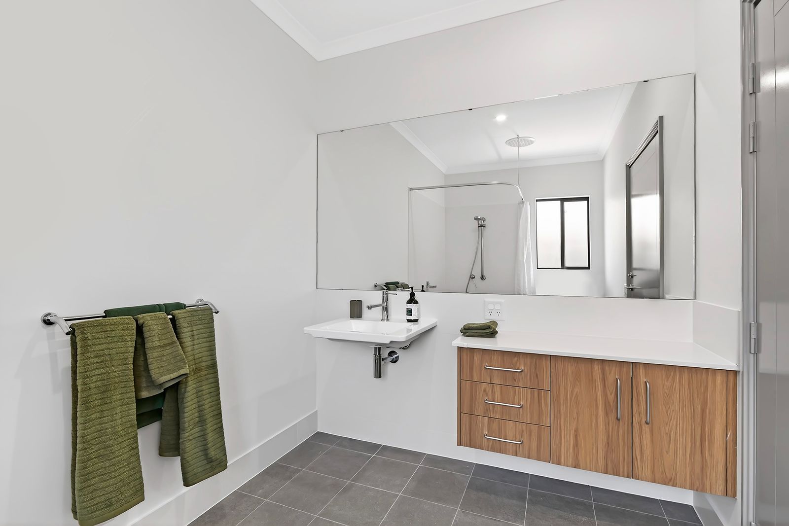 017 Open2view_ID999327-32_Coomberdale_Road__Midvale