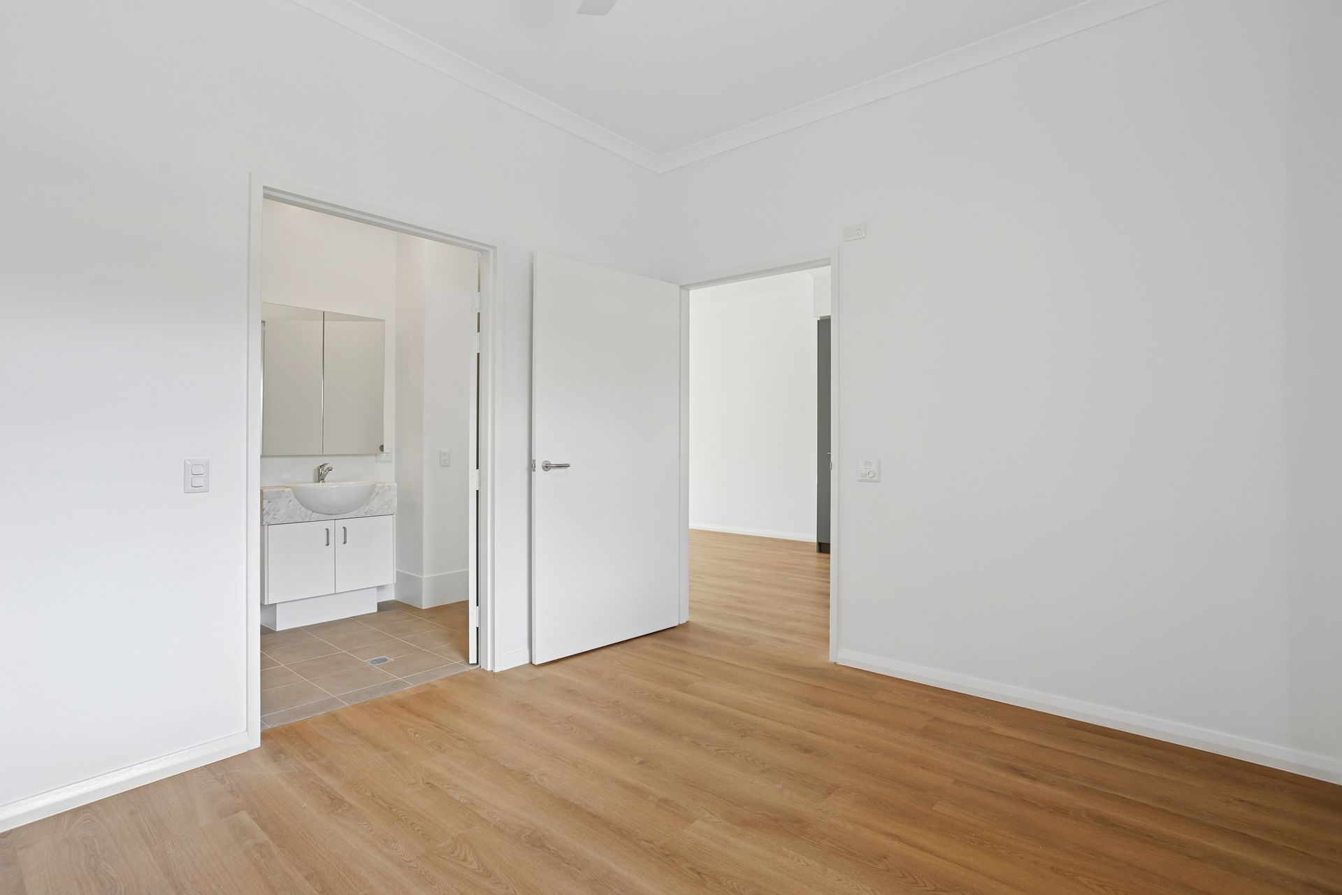 web 22 Dalry Rd, Darlington 23