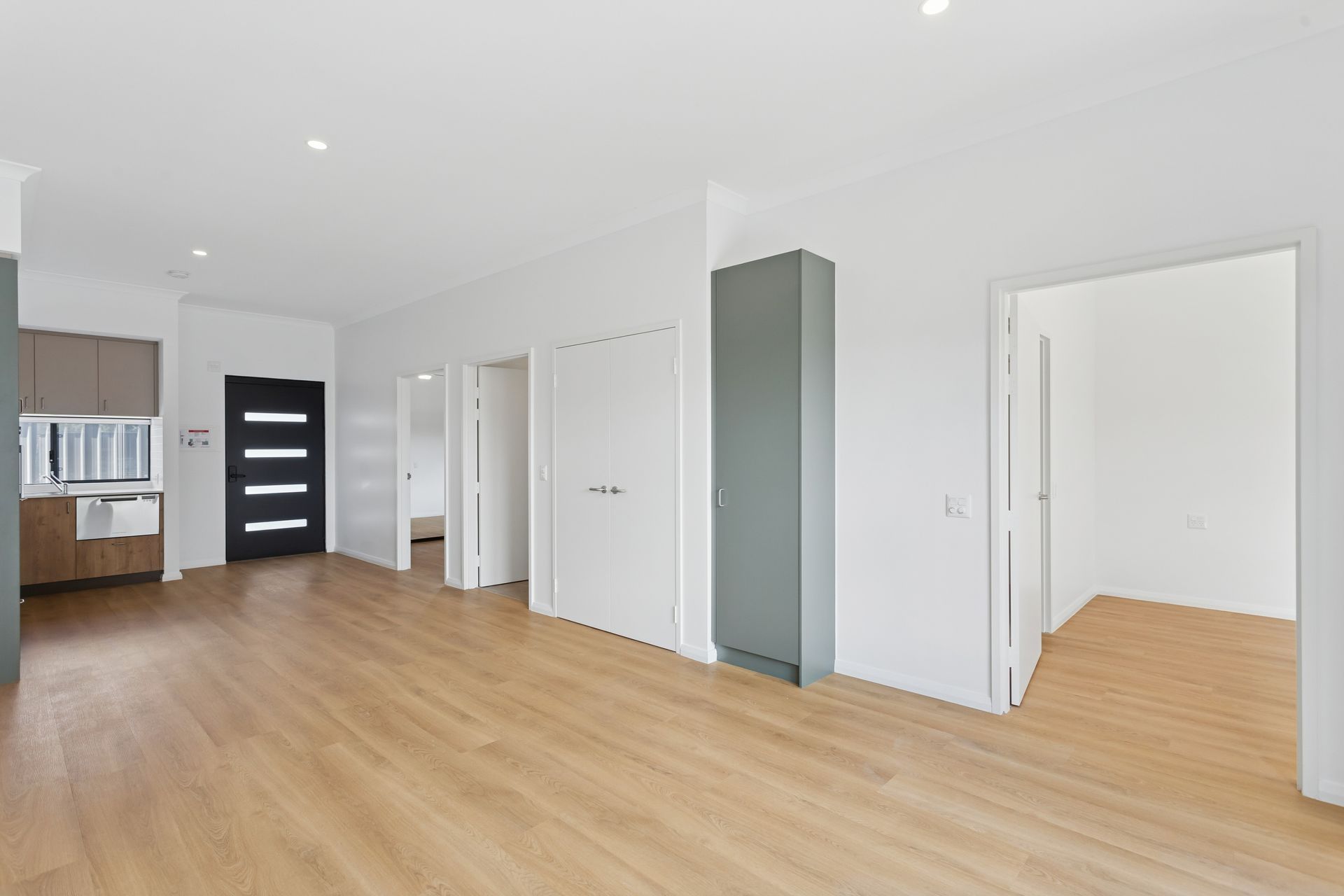 web 22 Dalry Rd, Darlington 31