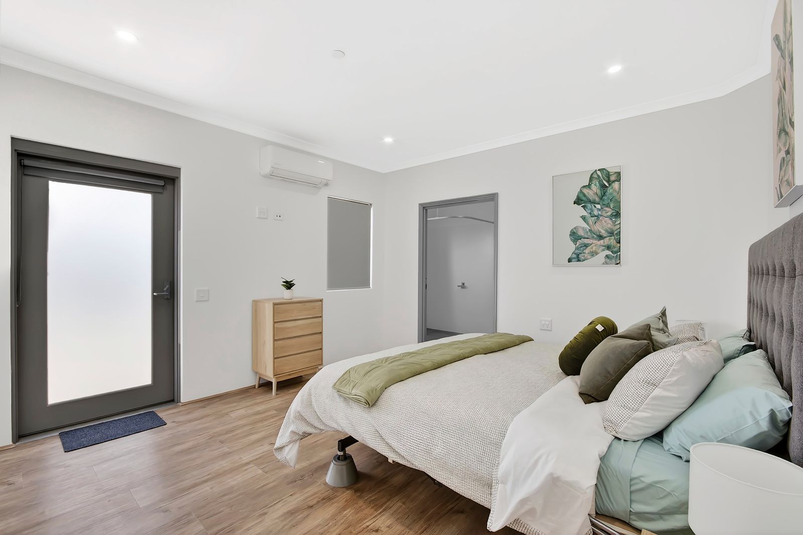 010 Open2view_ID999327-32_Coomberdale_Road__Midvale