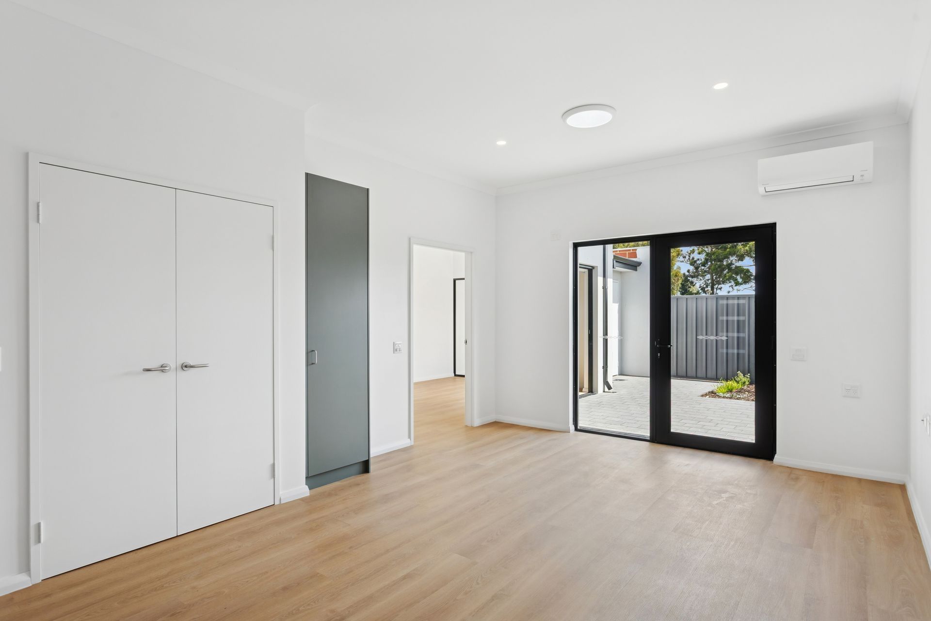 web 22 Dalry Rd, Darlington 30