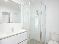 6   Steeple Chase - OOA Bathroom