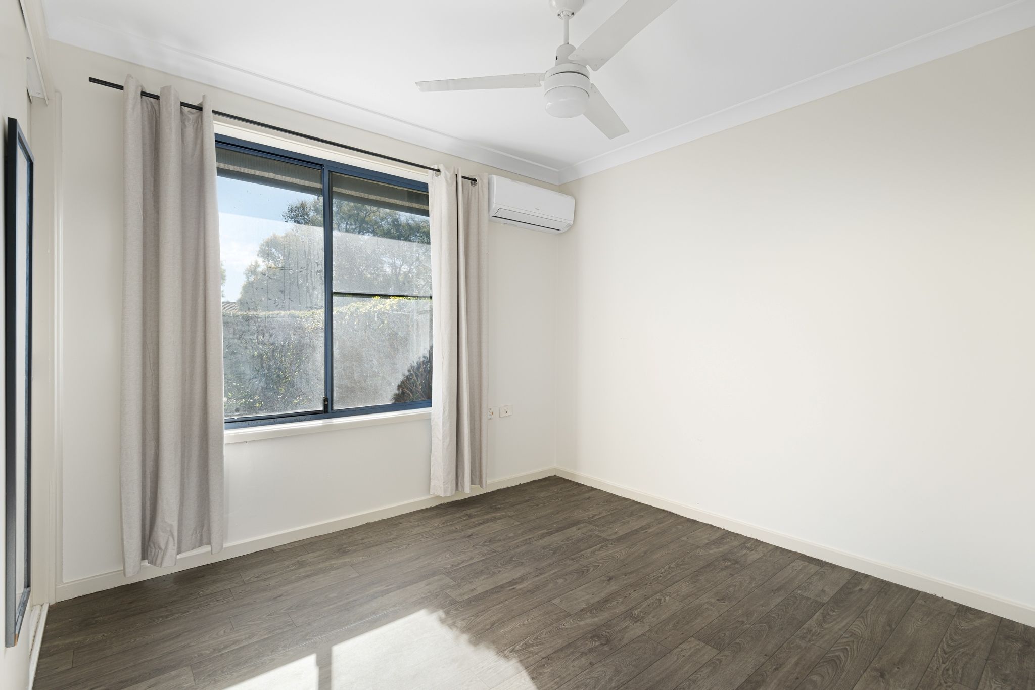 13Dumaresq web-low-2