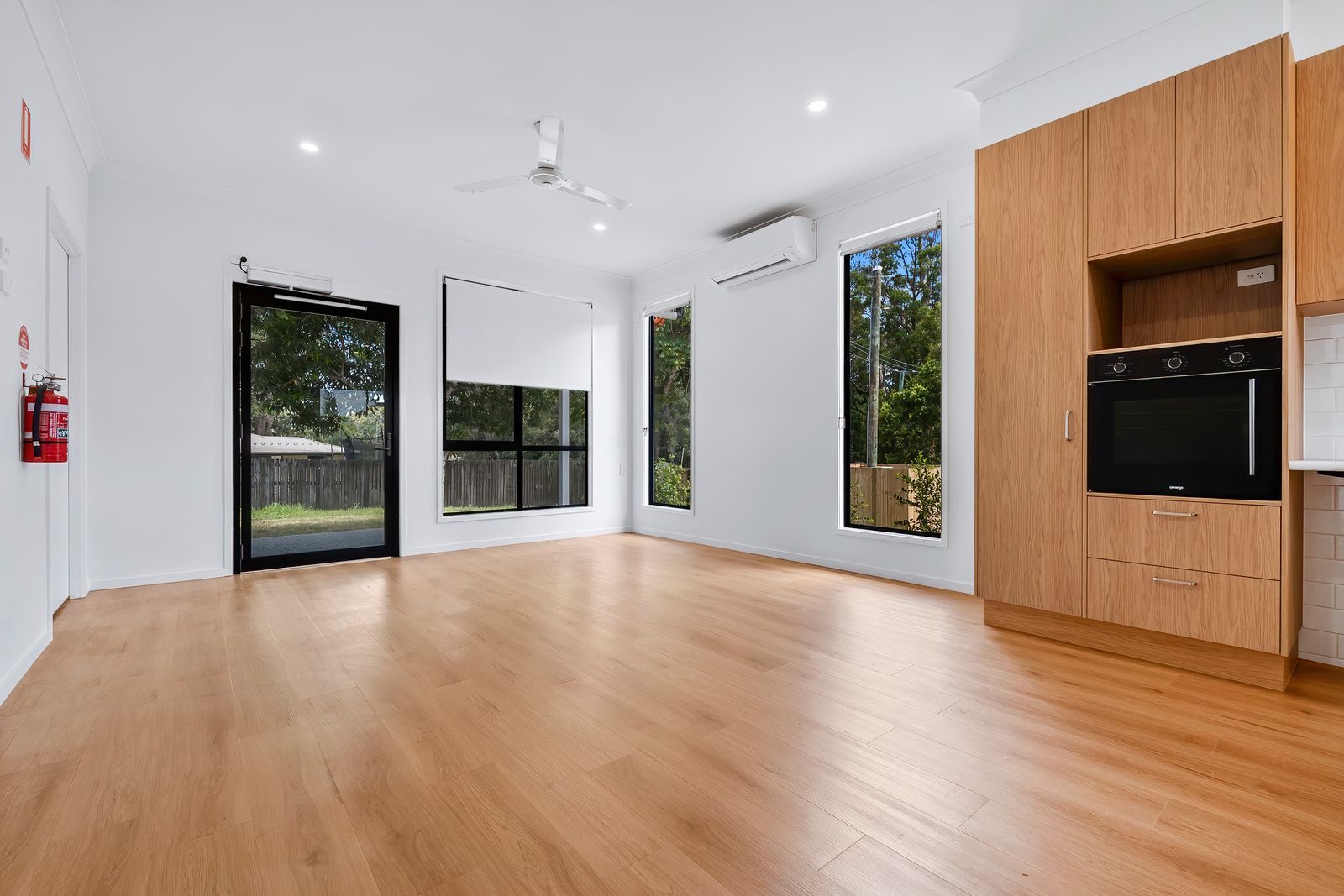 010 Open2view_ID992547-36_Bowen_Road