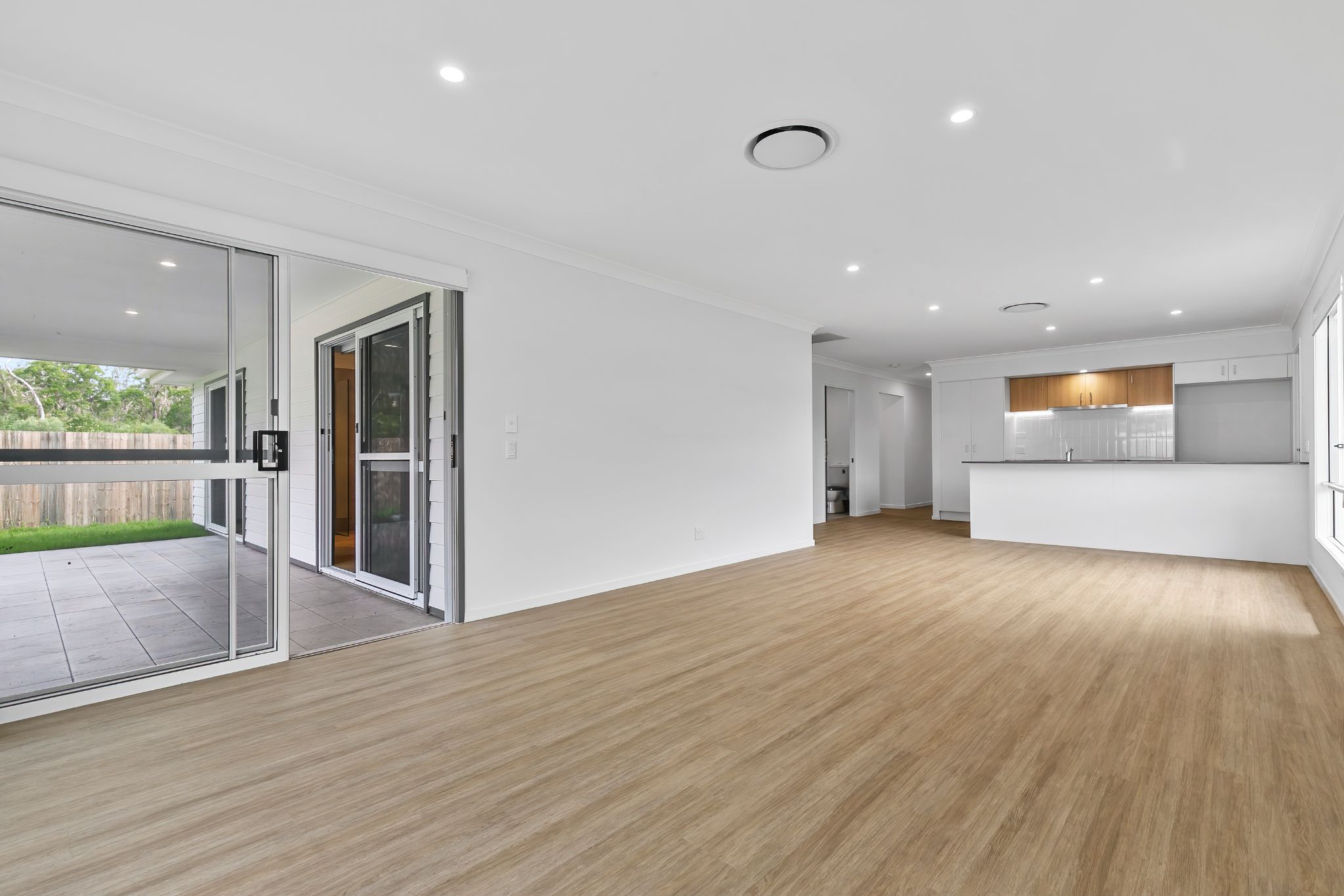 015 Open2view_ID941401-30_Gentle_Rain_Circuit