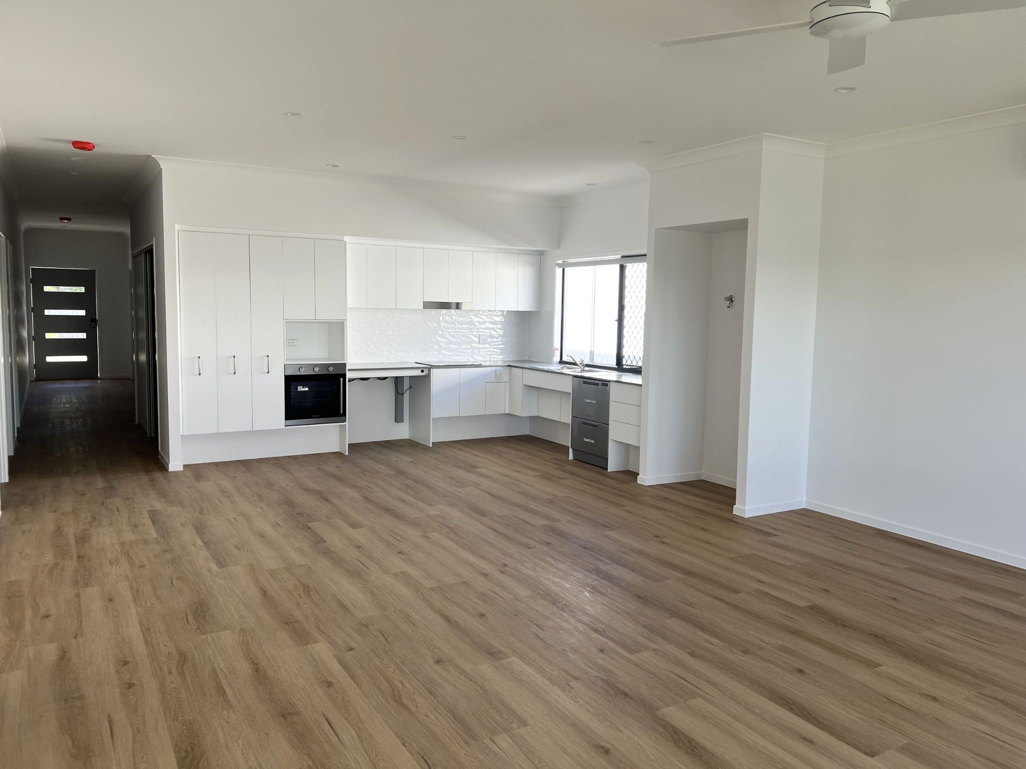 P221 Kitchen  1)