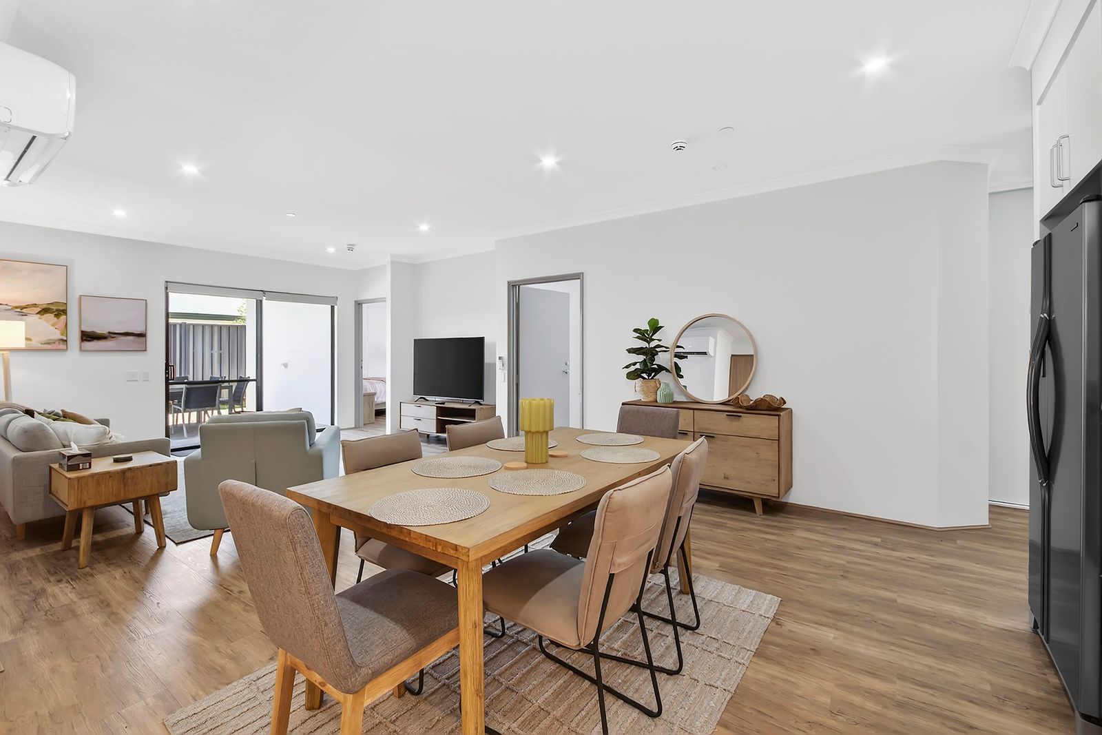 009 Open2view_ID999327-32_Coomberdale_Road__Midvale