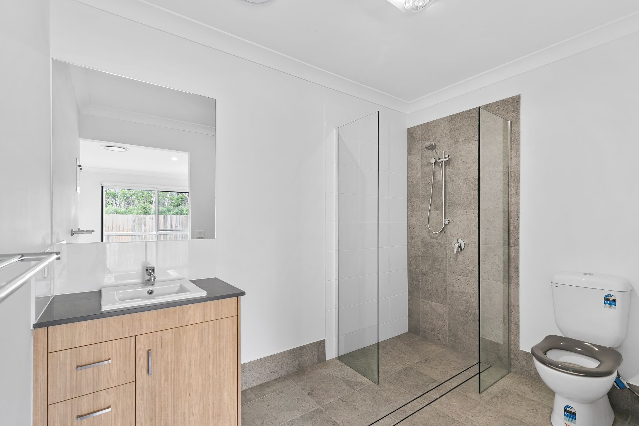 004 Open2view_ID941401-30_Gentle_Rain_Circuit