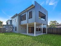 014 Open2view_ID879397-15_Lawson_Street