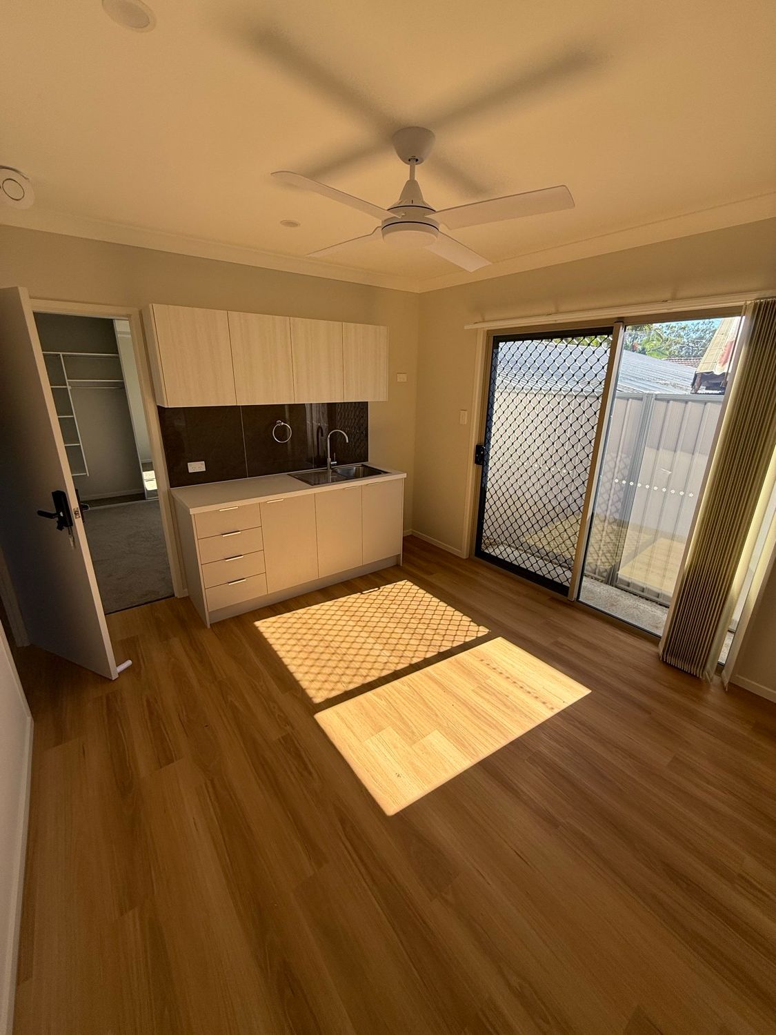 Ormiston 03-Living-Kitchenette