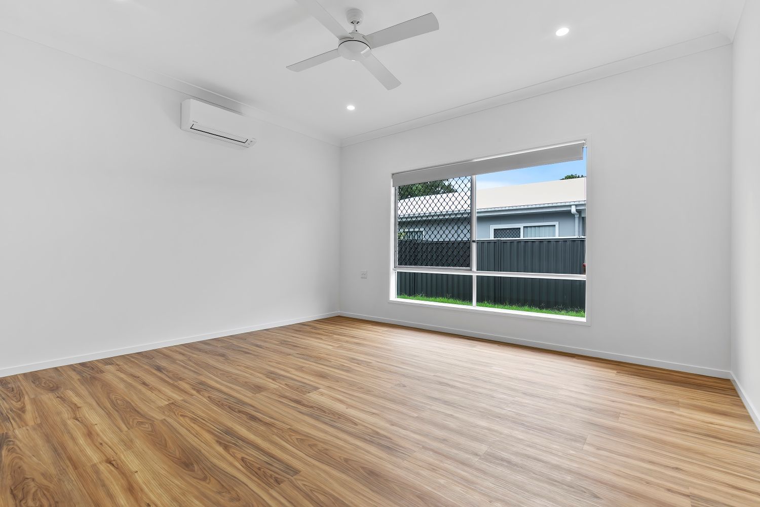 019 Open2view_ID940985-83_Queenstown_Avenue