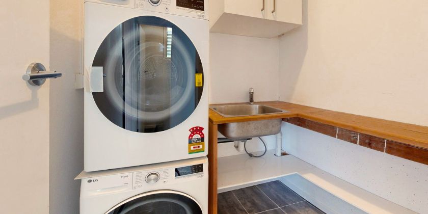 12 Laundry-area