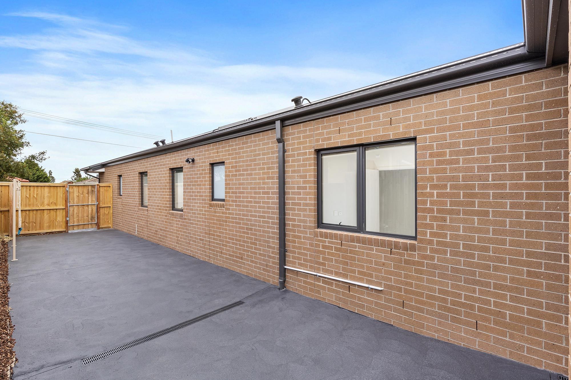 Pearson   Side Entrance LR No Logo