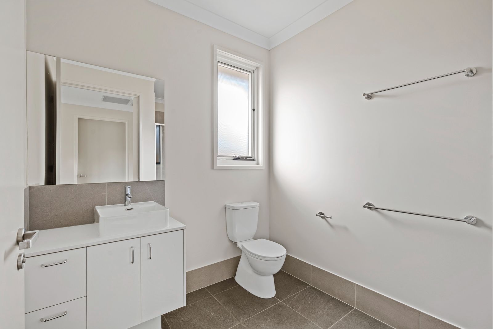 008 Open2view_ID999345-271_Aberdeen_Parade