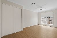 015 Open2view_ID999345-271_Aberdeen_Parade