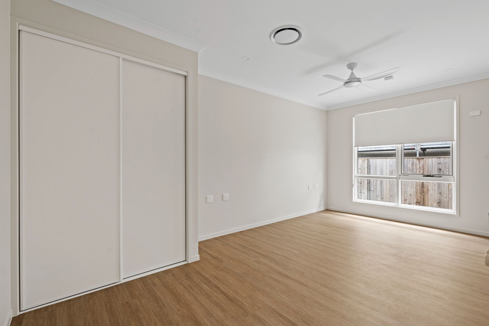 015 Open2view_ID999345-271_Aberdeen_Parade