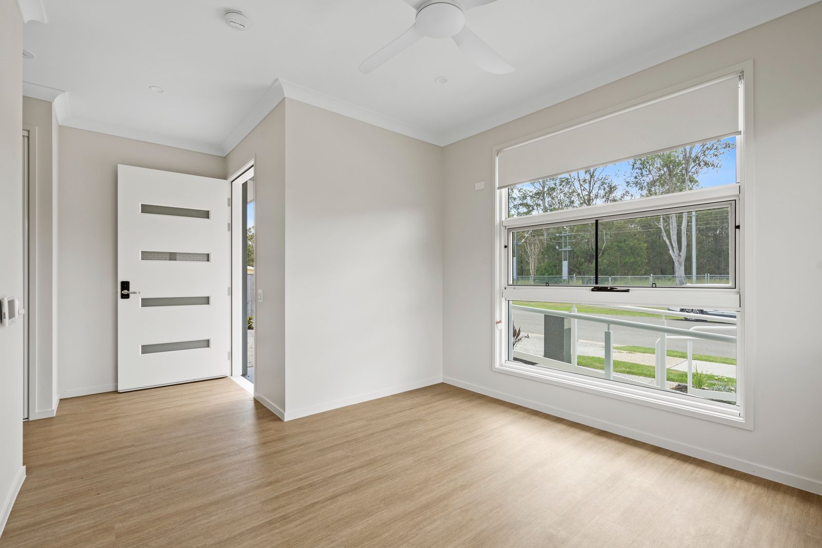 006 Open2view_ID999345-271_Aberdeen_Parade