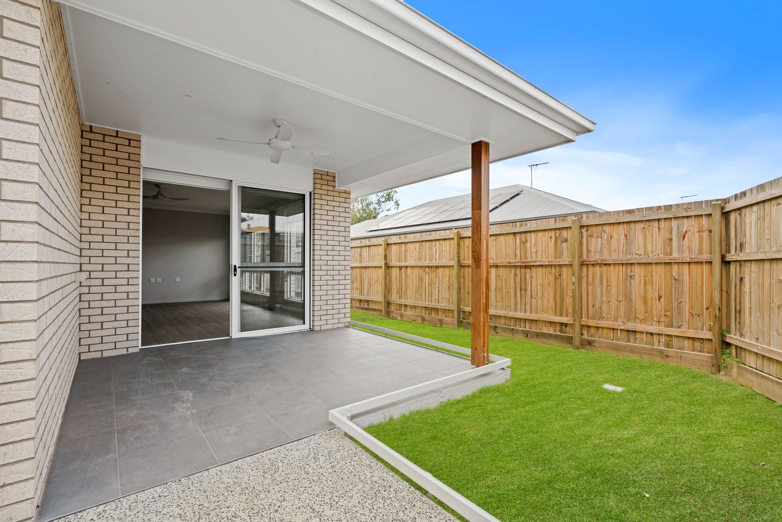 001 Open2view_ID999345-271_Aberdeen_Parade