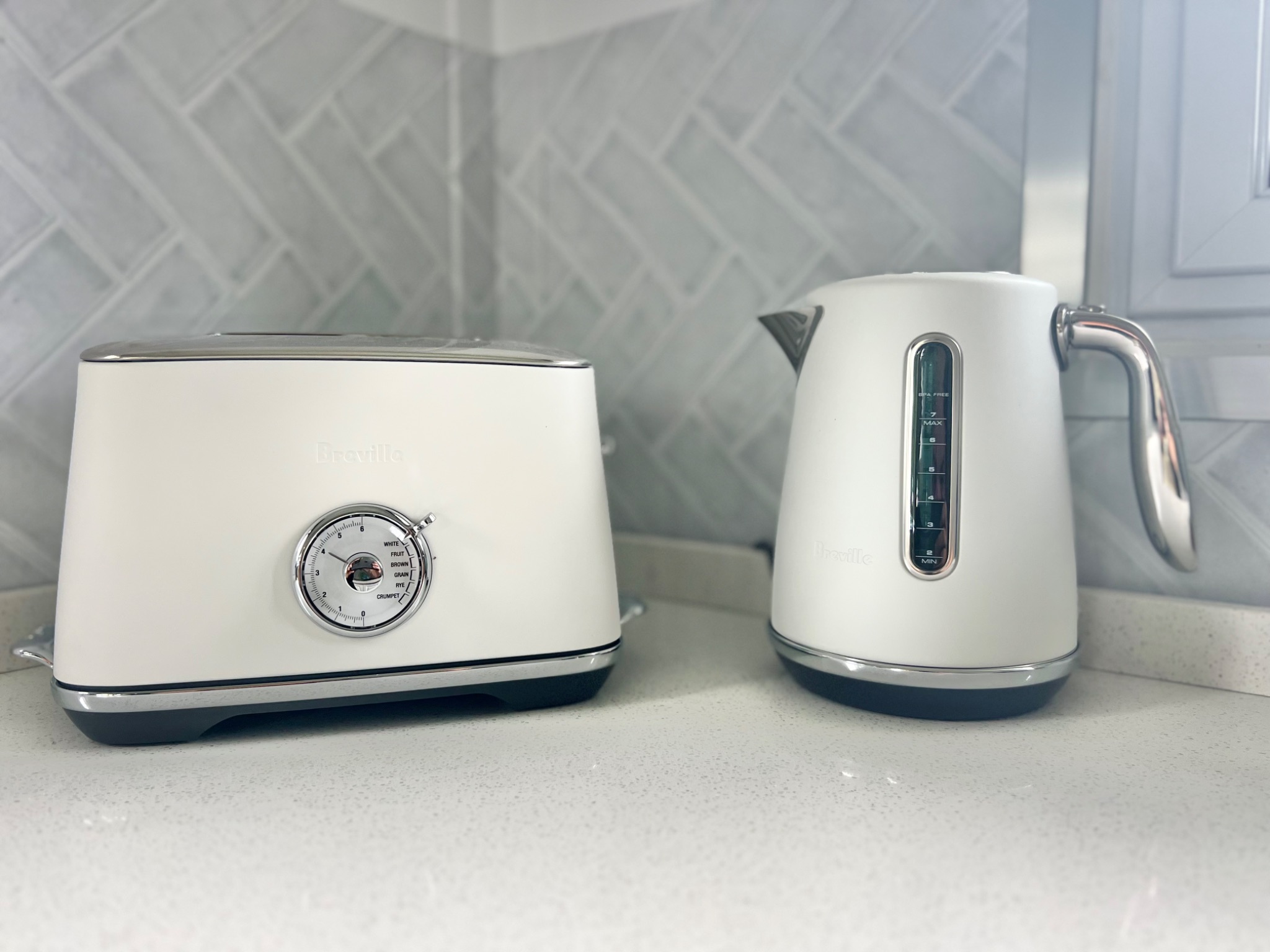 7BF5080D A455-4398-8EF2-B6F6542B200D