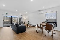 003 Open2view_ID949999-16_Sunningdale_Close