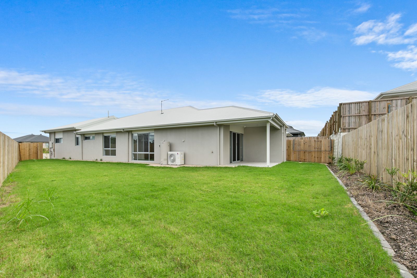 016 Open2view_ID757711-1_Forbes_Court