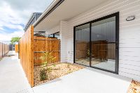 Lotje McDonald Photography - Studio Suite Private Courtyard 2_Web1200x800