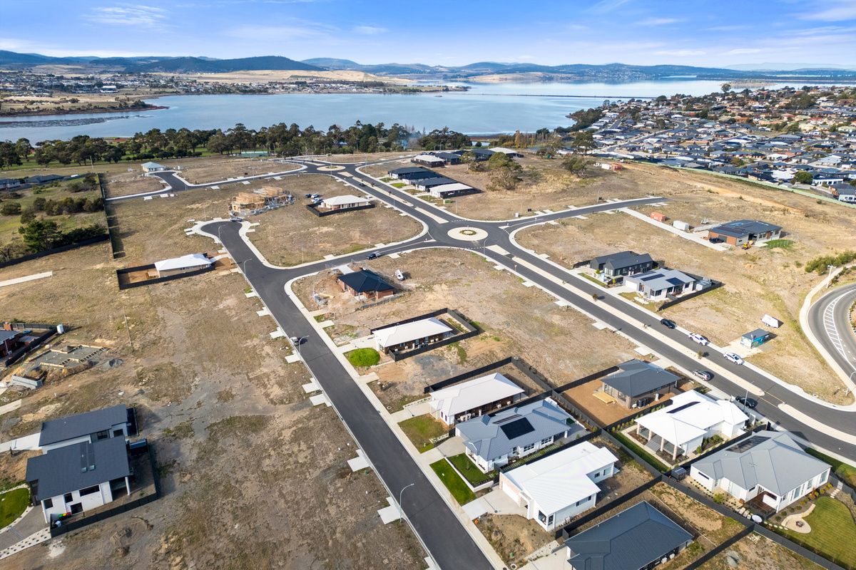 017 Open2view_ID949999-16_Sunningdale_Close