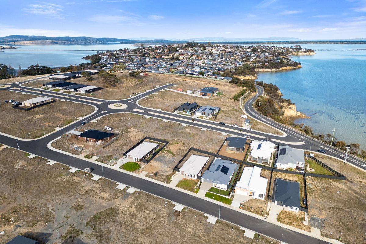 016 Open2view_ID949999-16_Sunningdale_Close