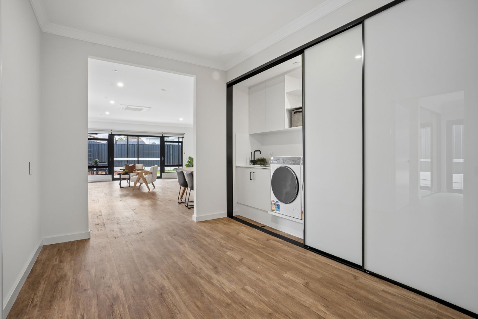 Mandurah Leslie 7