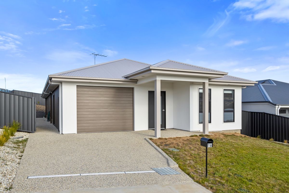 001 Open2view_ID949999-16_Sunningdale_Close