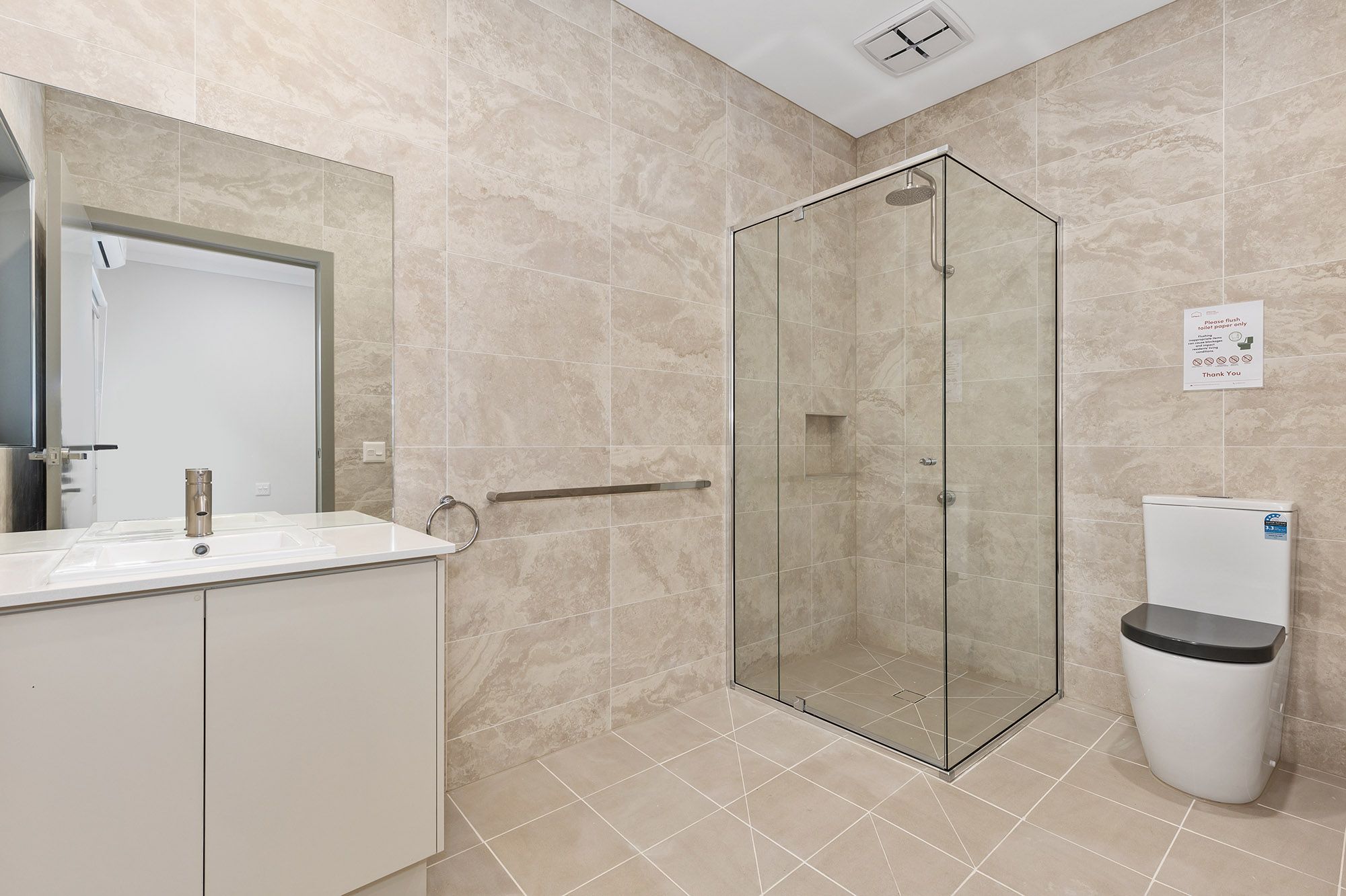 Smith IL   Ensuite 1 LR No Logo