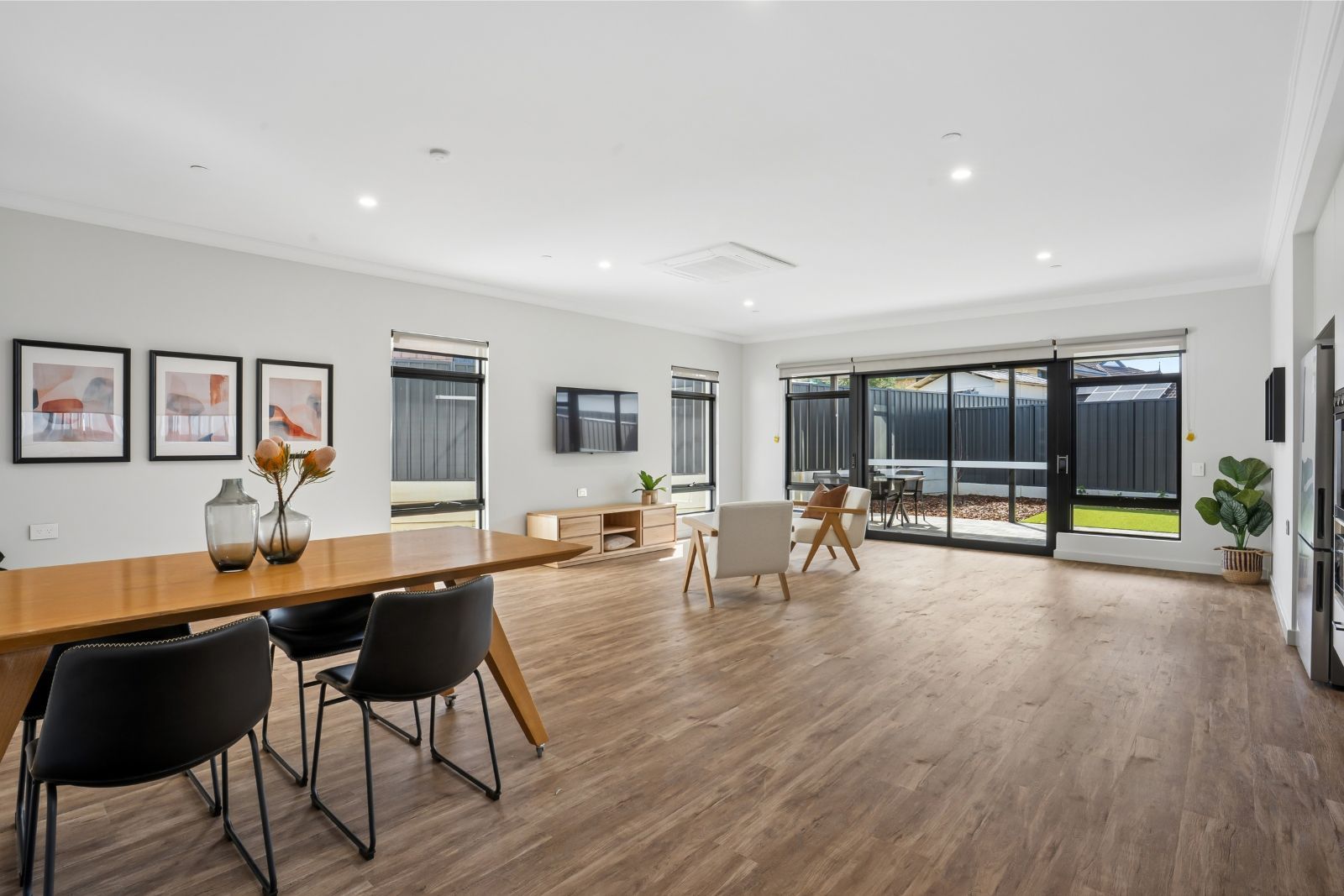 Mandurah Leslie 9