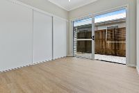 PROFESSIONAL PHOTO   LOW RES 6