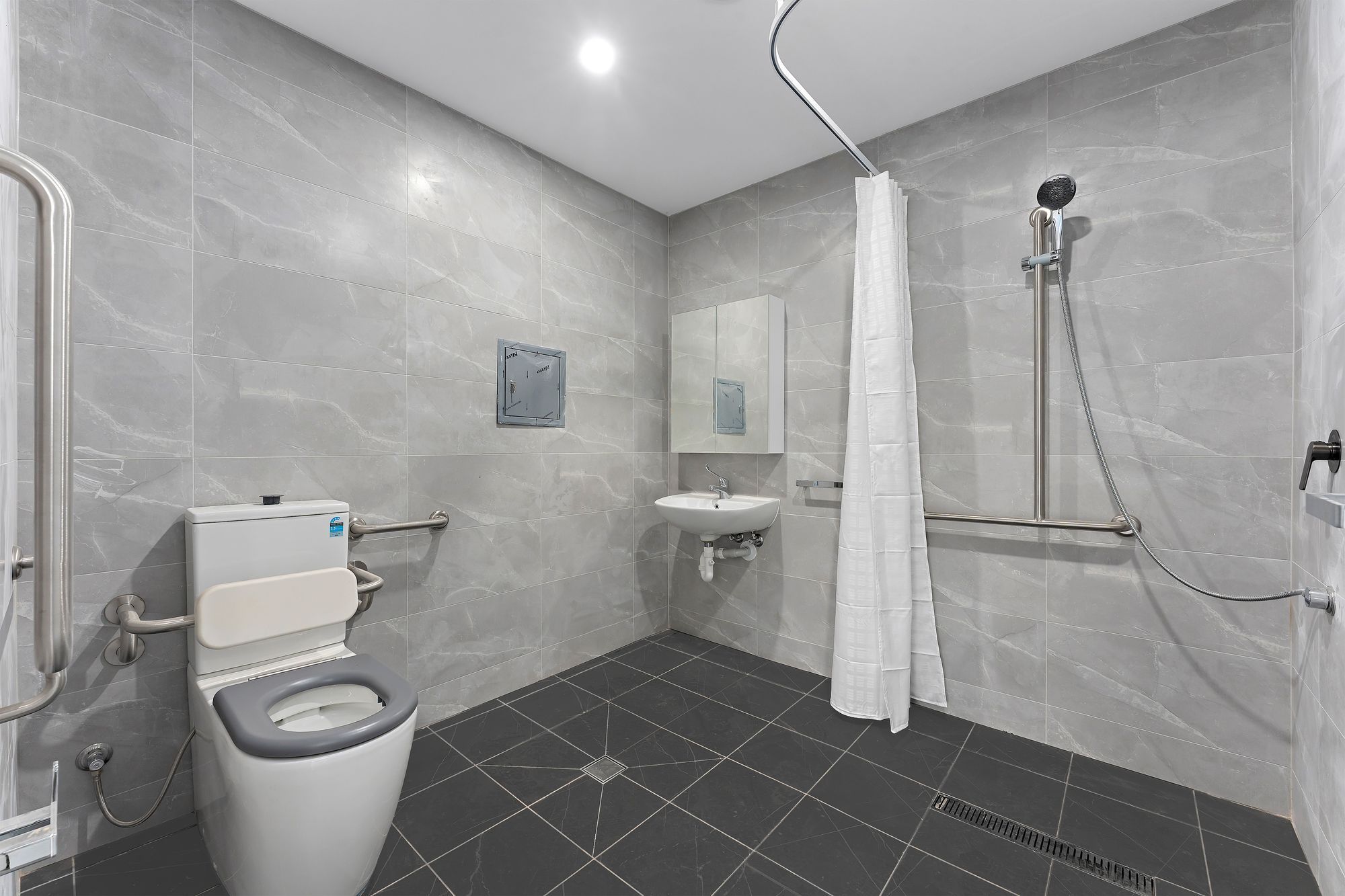 69e4227710df3552f27c0538 3.Bath-p-2000