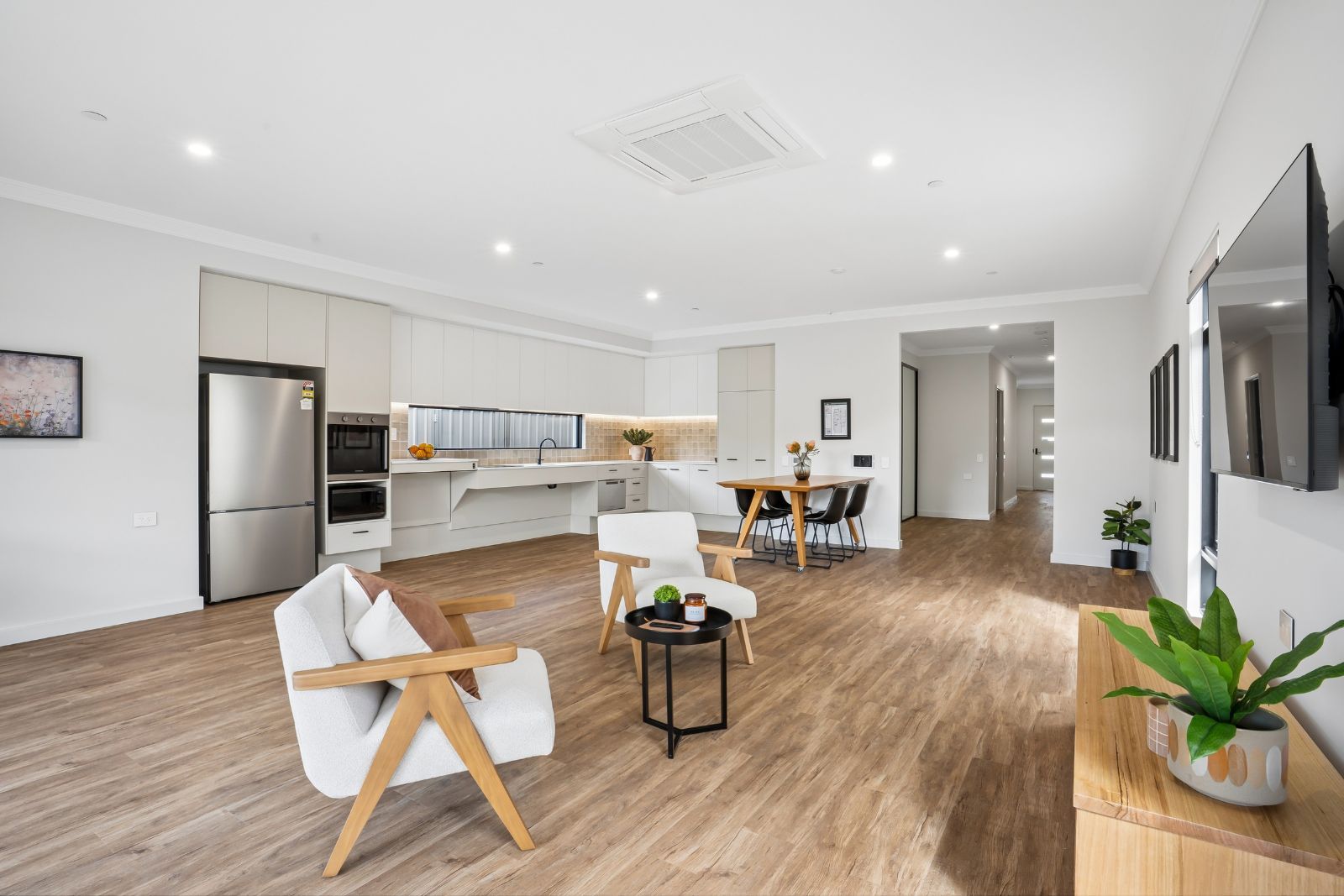 Mandurah Leslie 8