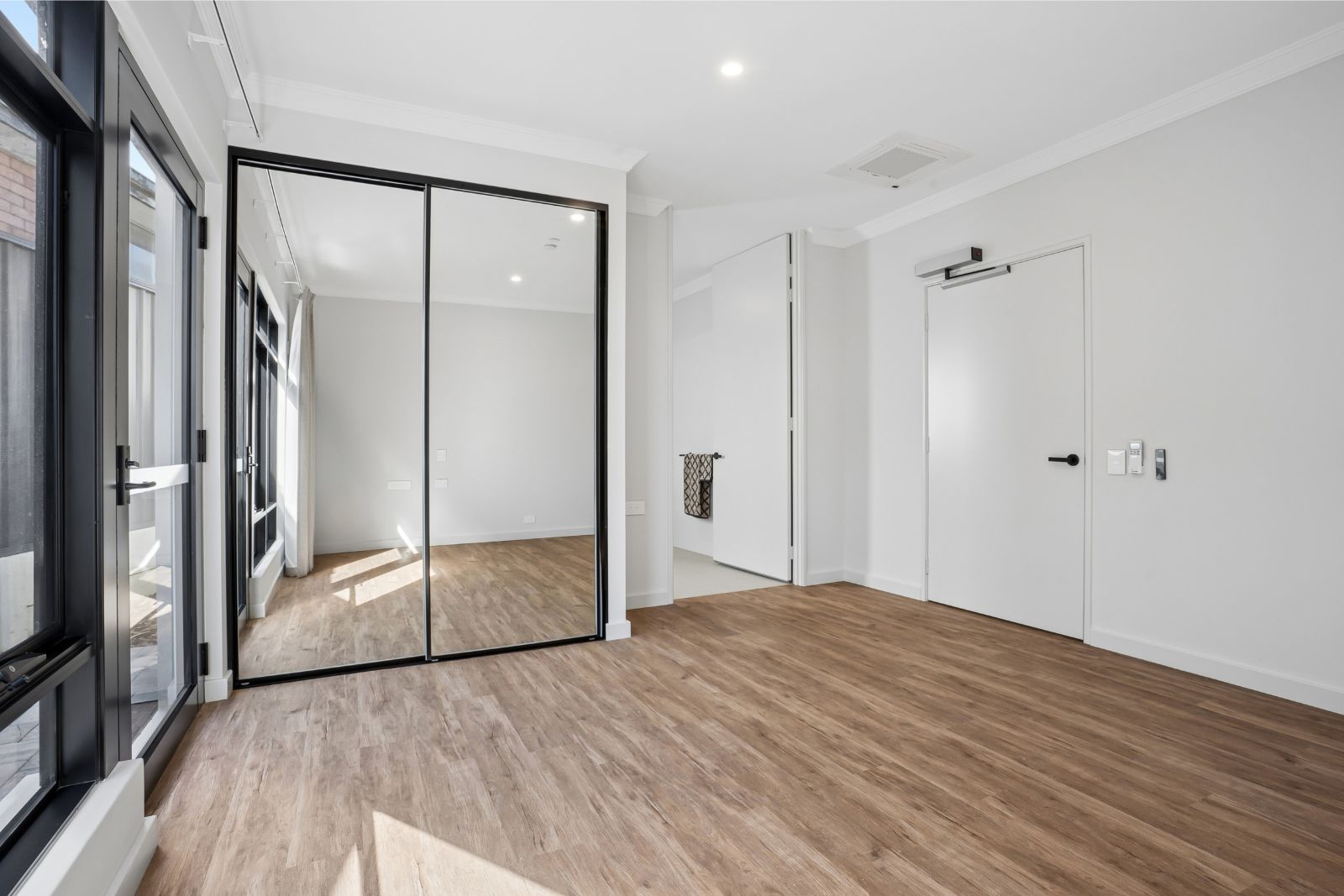 Mandurah Leslie 2