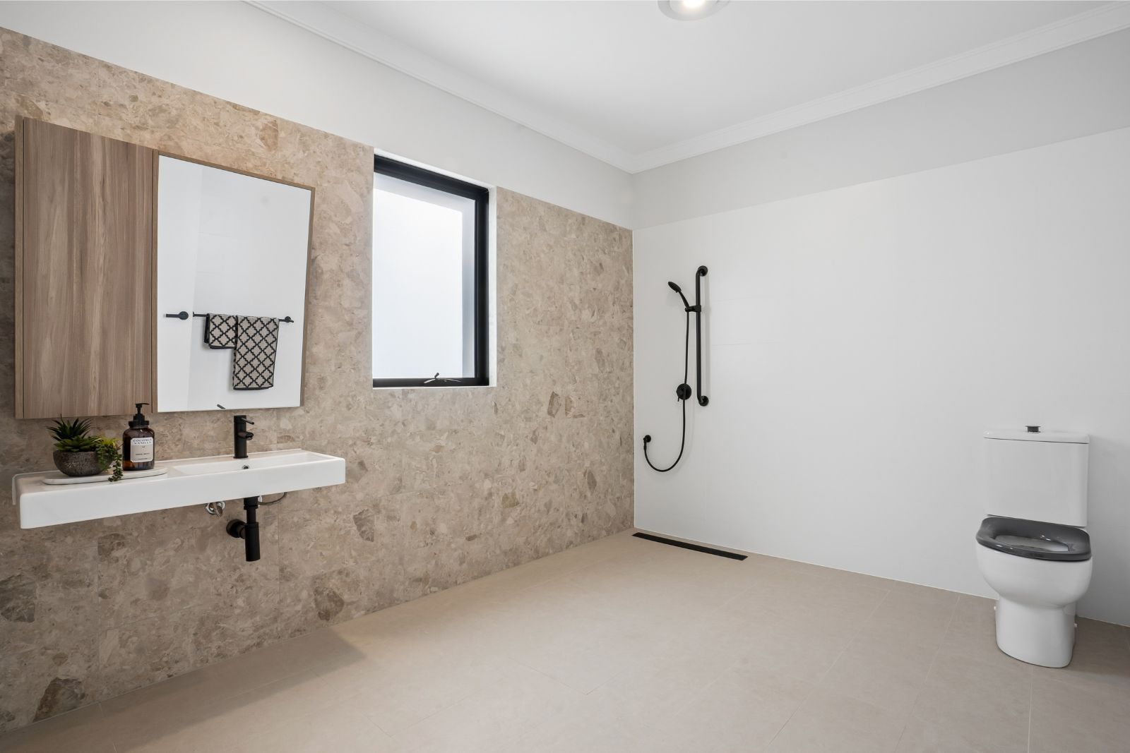 Mandurah Leslie 1