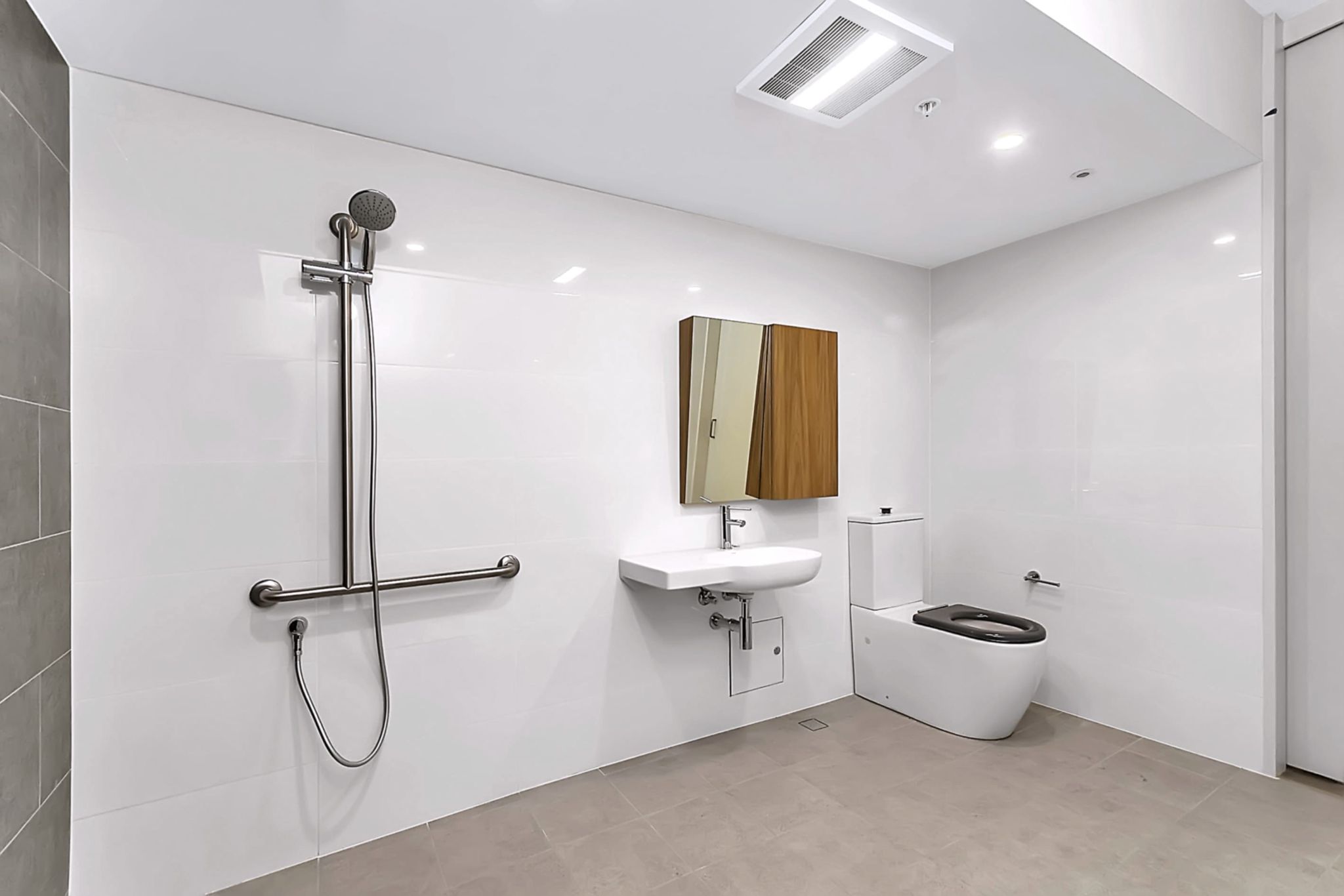 Bathroom 2  17 pattie