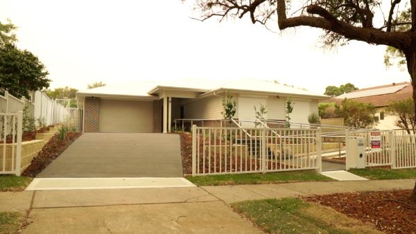 SDA Clarendon Peakhurst  8)