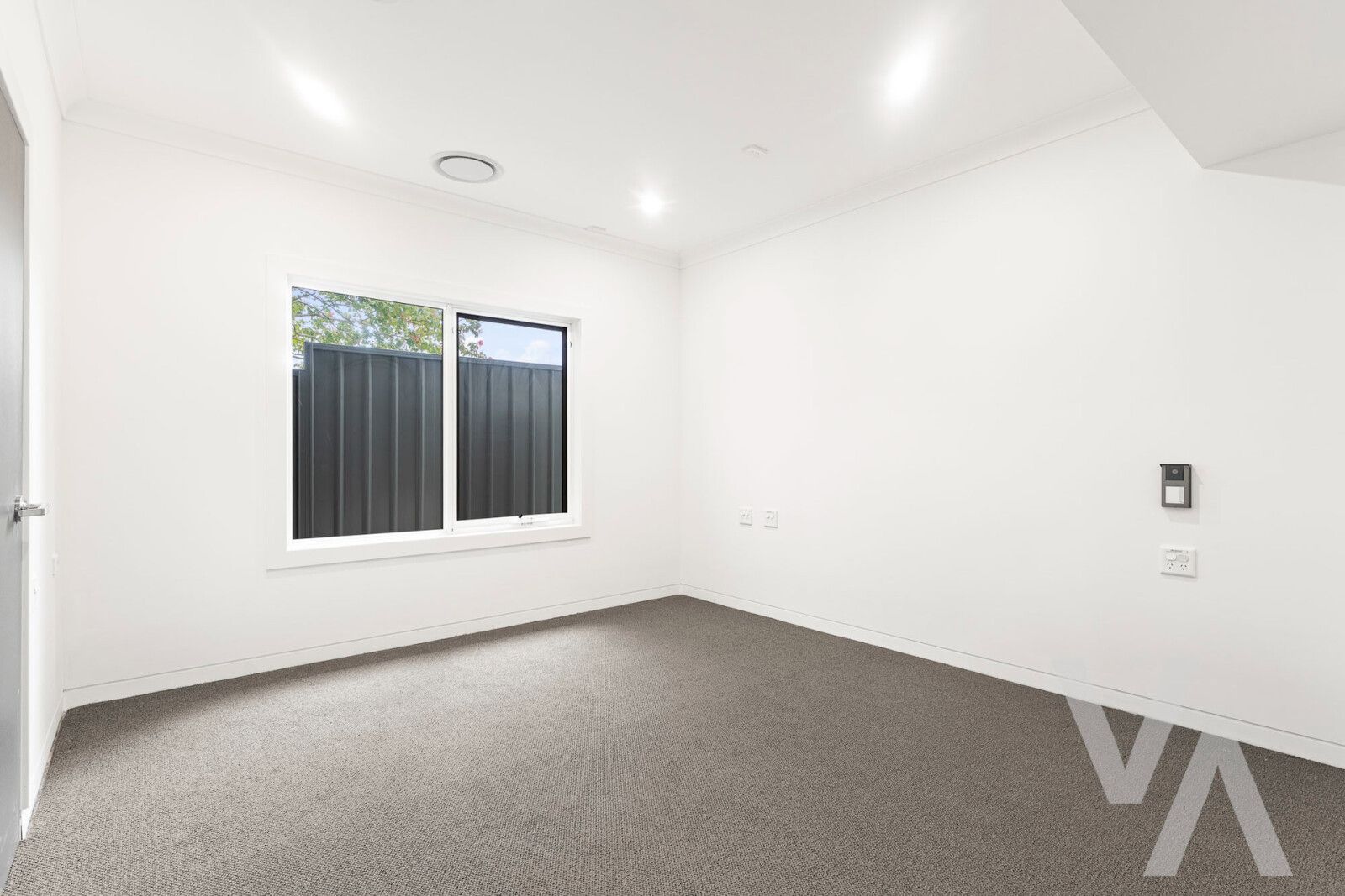 991d7a04b1fa9f5e65ebe655331e12328cfeec805b010f39d099bc2cb0fa137e