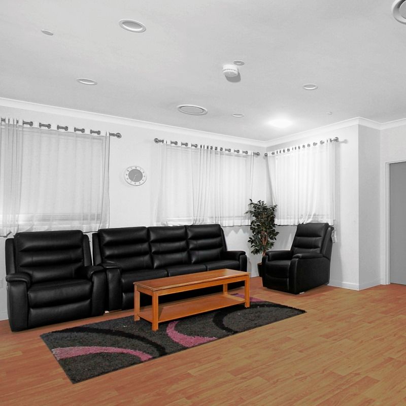 Old Toongabbie   LOUNGE