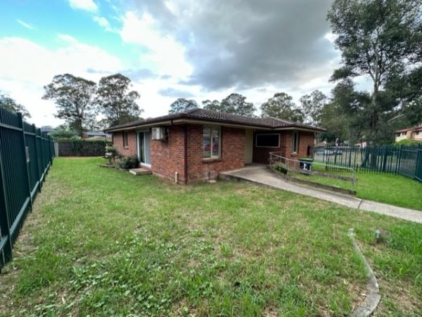 Cranebrook unit 1 front home view ramp