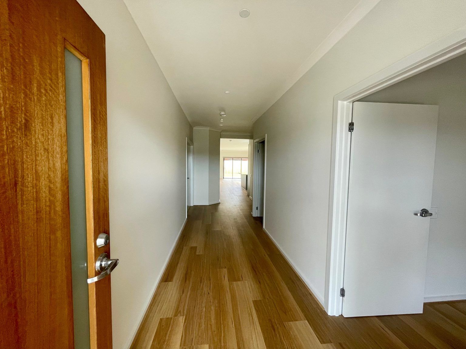 EntranceHallway 1536x1152