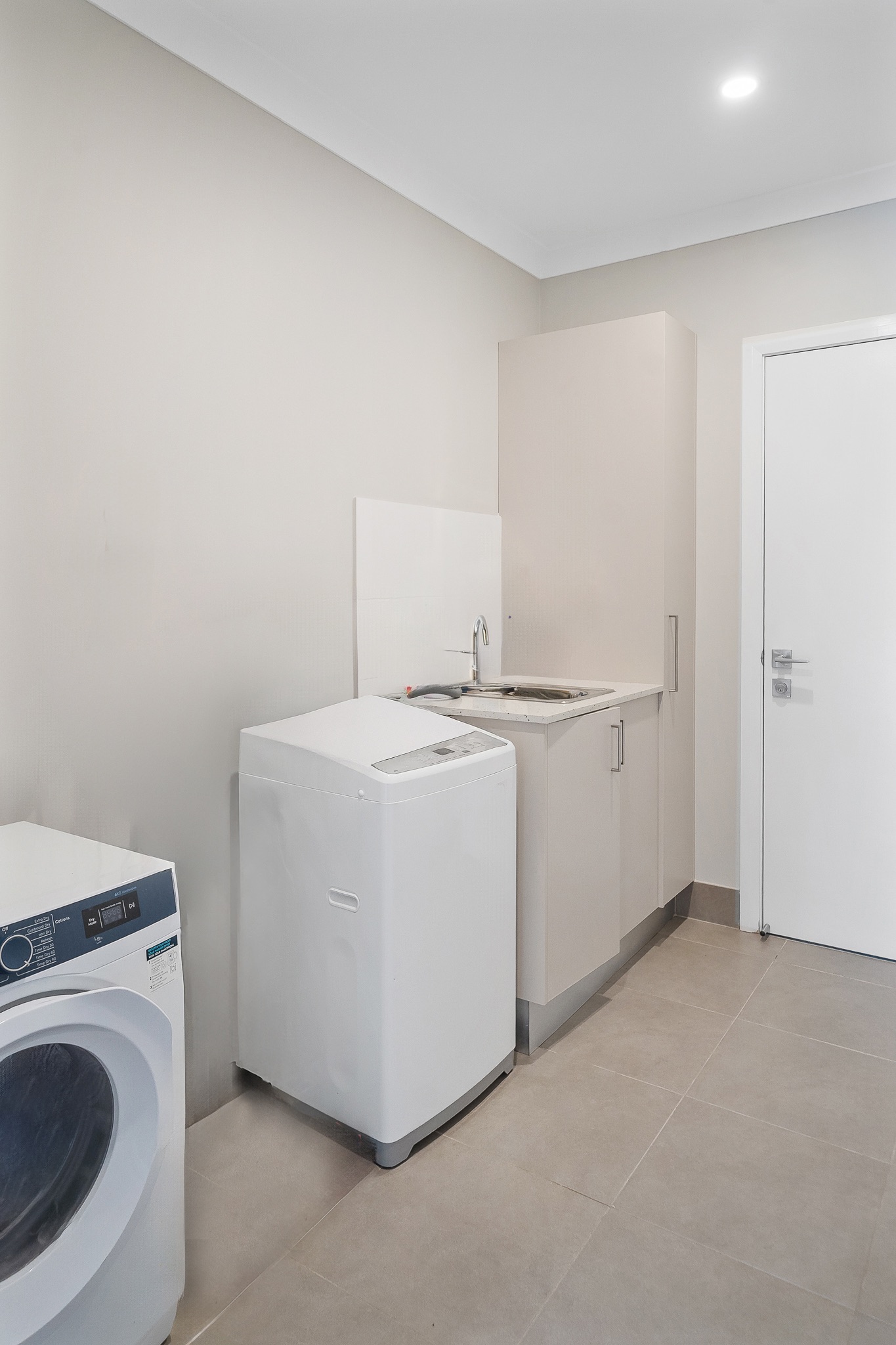 Care Metaz Day 2  45 of 142) declutter