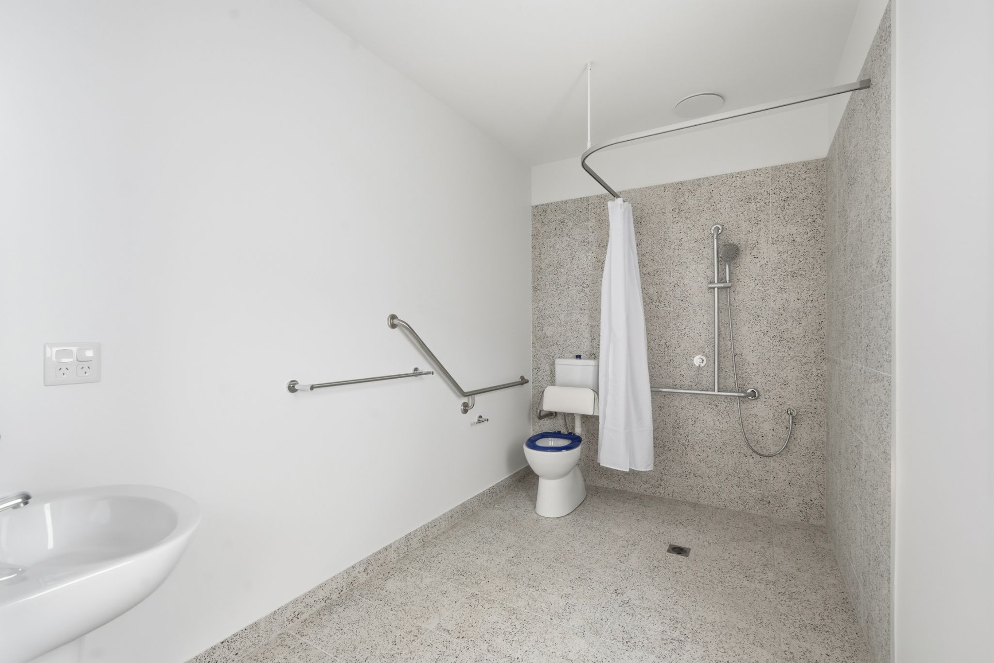 NC 24BluetongueDr_16