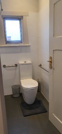 Bathroom  2)
